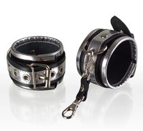 Серебристо-чёрные кожаные наручники, цвет серебряный/черный - Sitabella