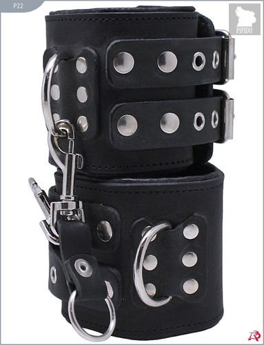 Широкие чёрные кожаные наручники - Подиум