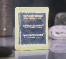 Светящееся мыло "Экстренная помощь" с презервативом - 105 гр., цвет желтый - Сима-Ленд