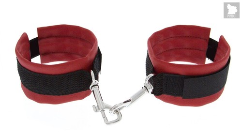 Красно-чёрные полиуретановые наручники Luxurious Handcuffs, цвет красный - Blush Novelties