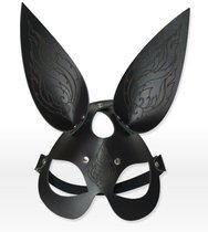 Чёрная кожаная маска с длинными ушками и эффектом тату, цвет черный - Sitabella