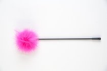 Щекоталка с розовым пушком на кончике, цвет черный - Toyfa