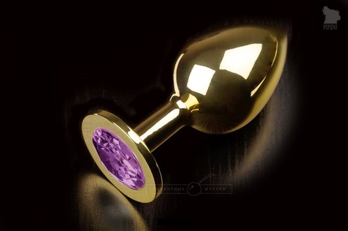 Большая золотая анальная пробка с закругленным кончиком и фиолетовым кристаллом - 9 см, цвет фиолетовый - Пикантные штучки
